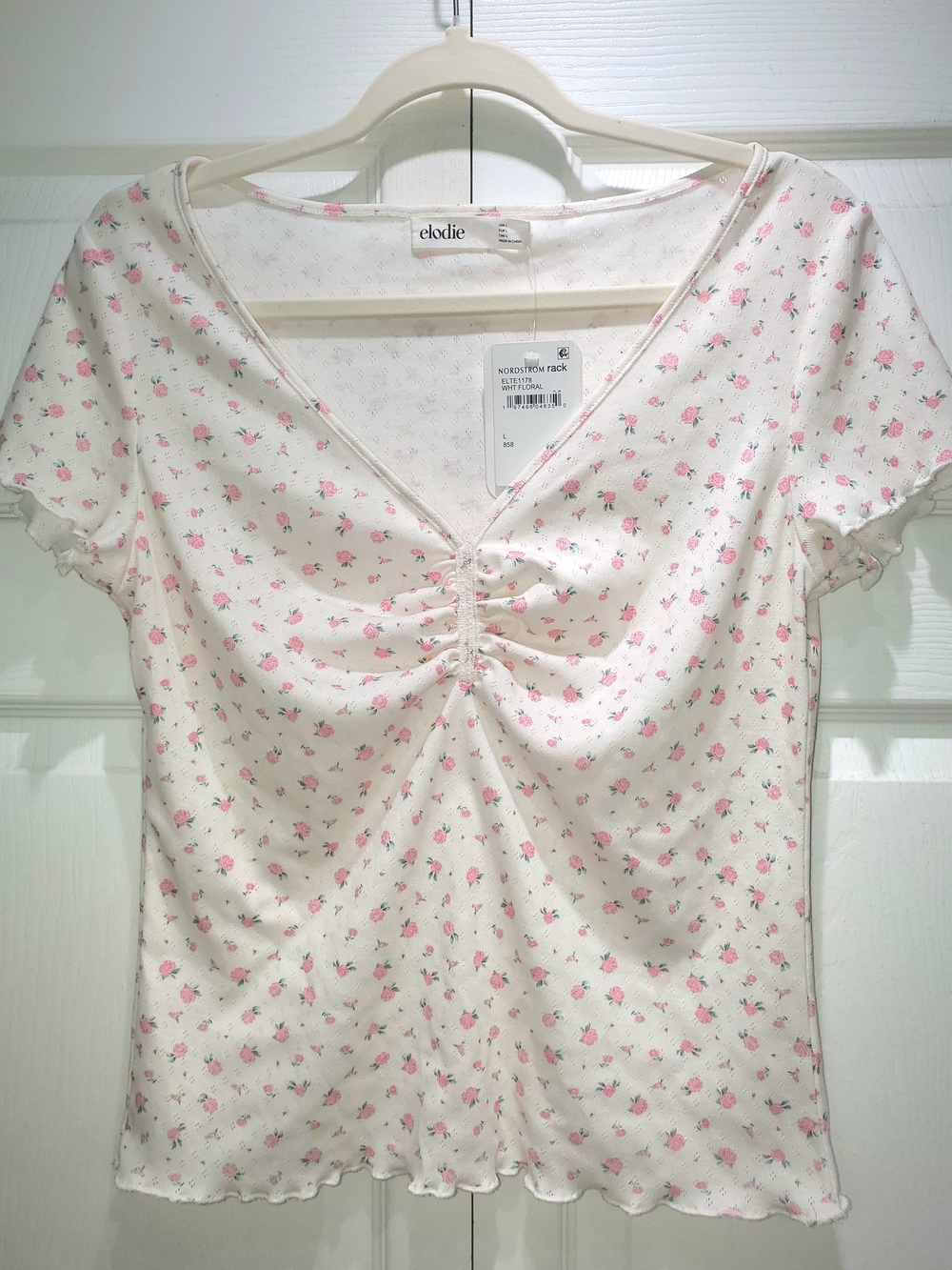 Elodie Cream Short-Sleeve V-Neck Top with Pink Rose Print | LARGE | NWT